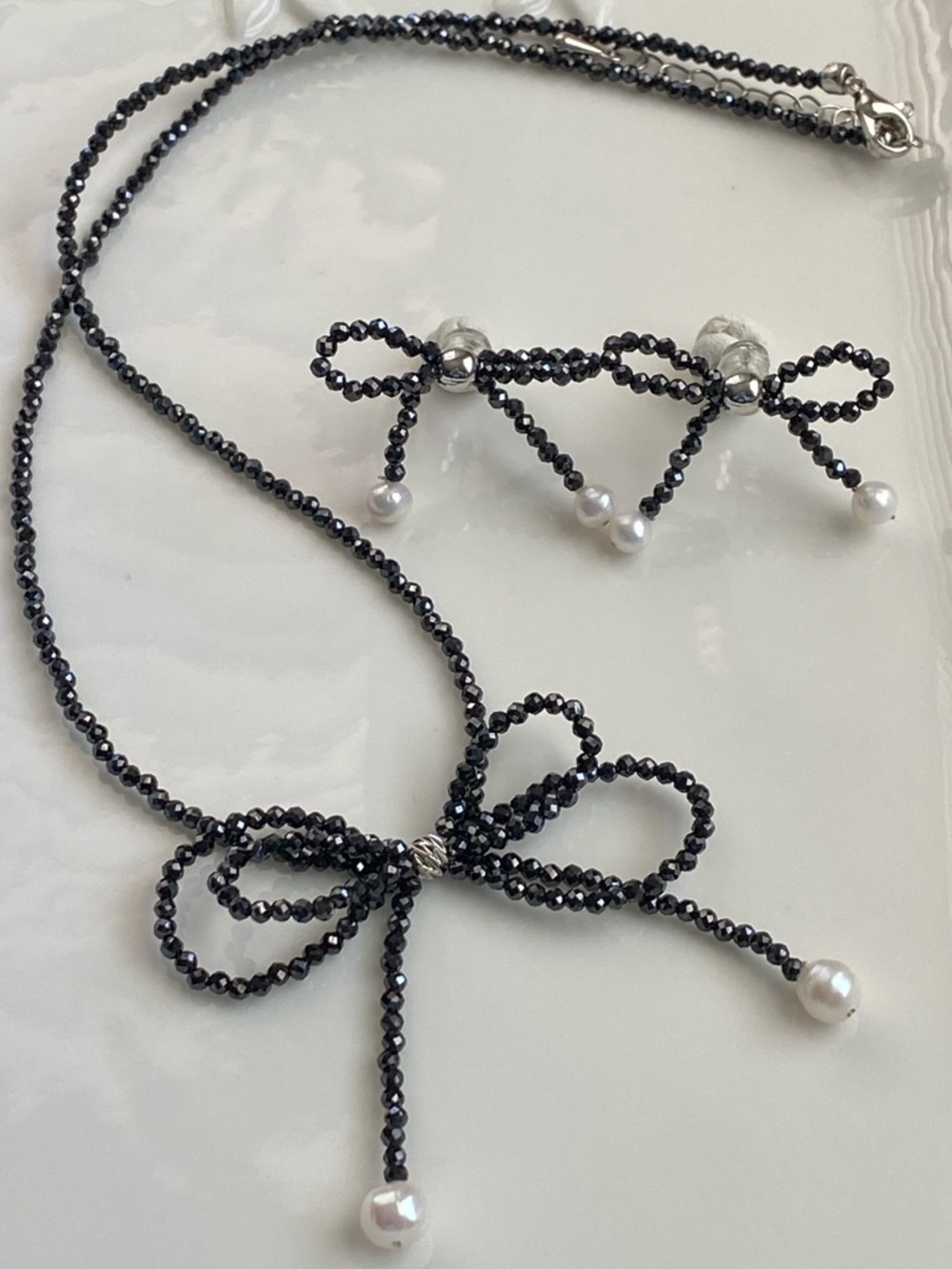 S63-Handmade Black Spinel And Freshwater Pearl Necklace And Earring Bow Set